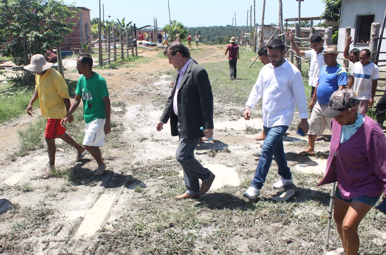 efeiturável do PT cobra do governo volta do Minha Casa, Minha Vida 