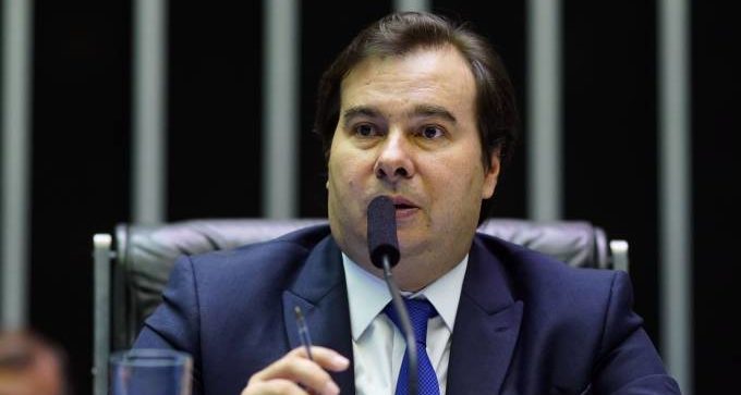 maia, reducao, salario, pandemia