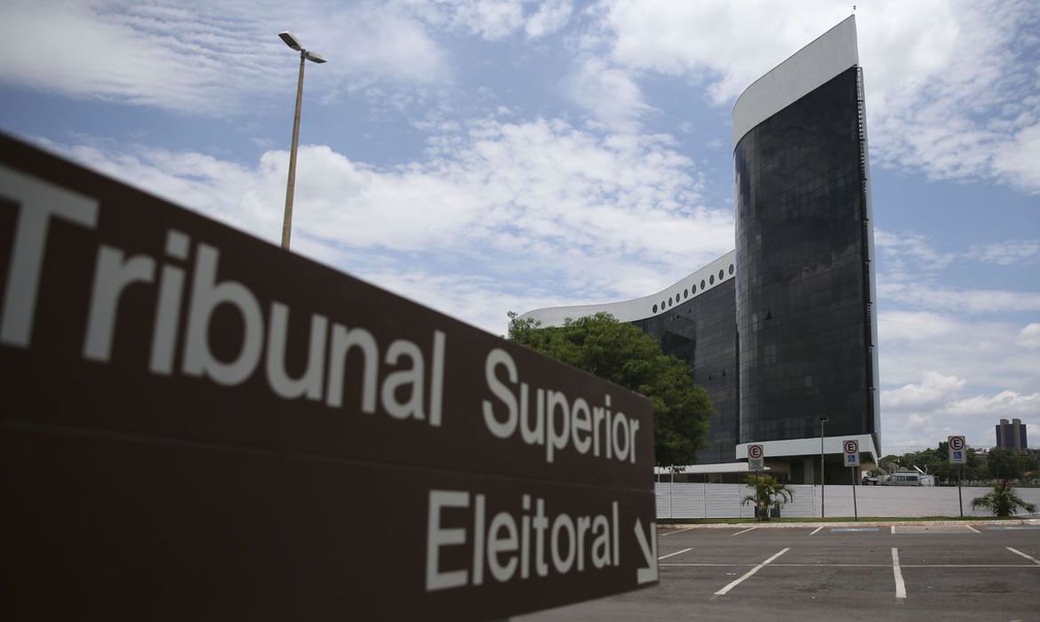 Prazo final da janela partidária será mantido, diz TSE