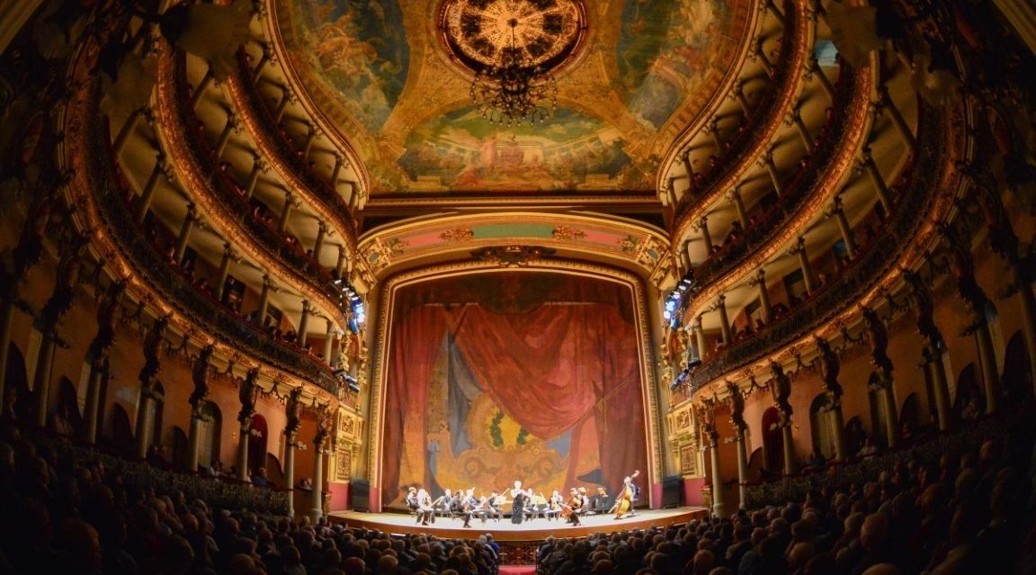 Teatro Amazonas - Coronavírus adia festivais de jazz e ópera e os ensaios dos bumbás