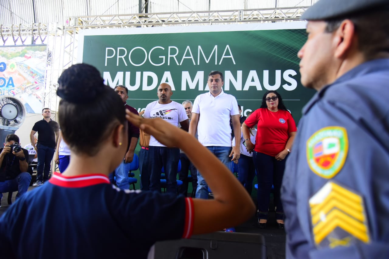 Governador instala 'Escola Segura, Aluno Cidadão' no Monte das Oliveiras
