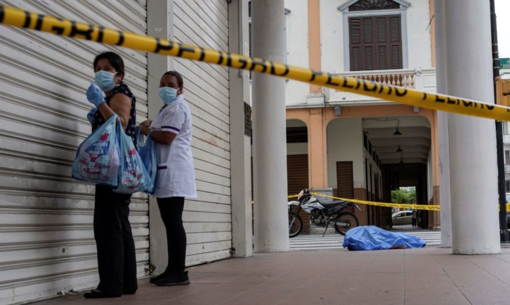 Mulher reaparece semanas após cremada e família receber cinzas