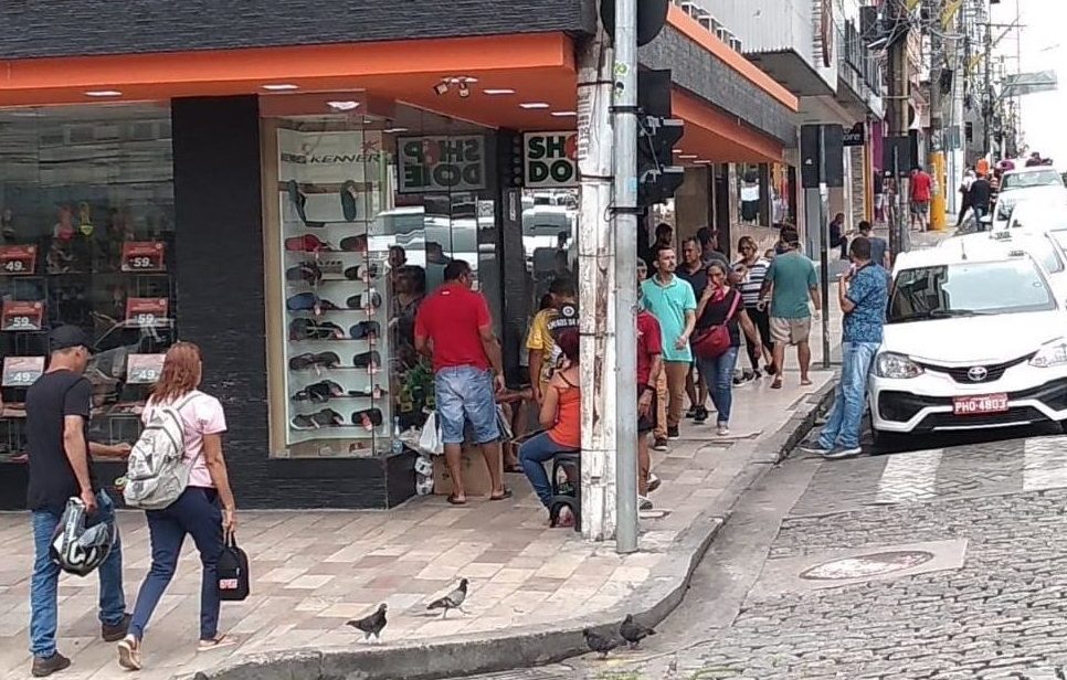 OMS condena 'deixar o vírus circular' para obter imunidade de rebanho
