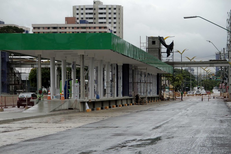 Trânsito liberado na Constantino Nery