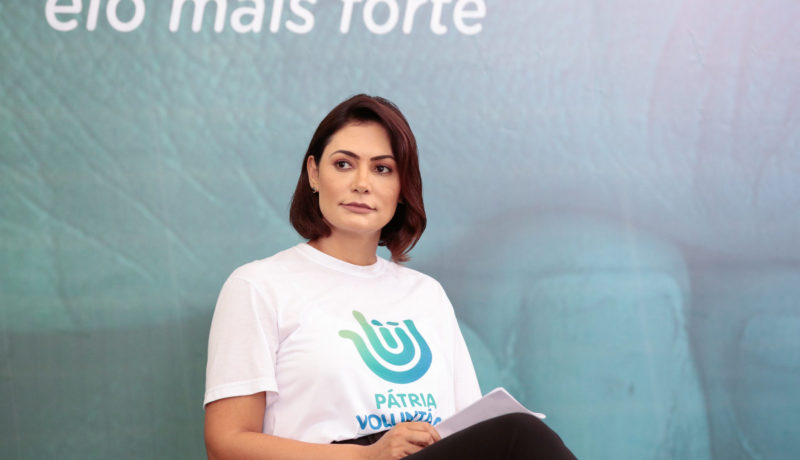 Mulher de Bolsonaro Moro programa social