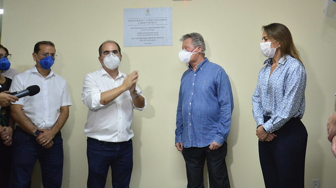 Arthur entrega clinica Carmem Nicolau