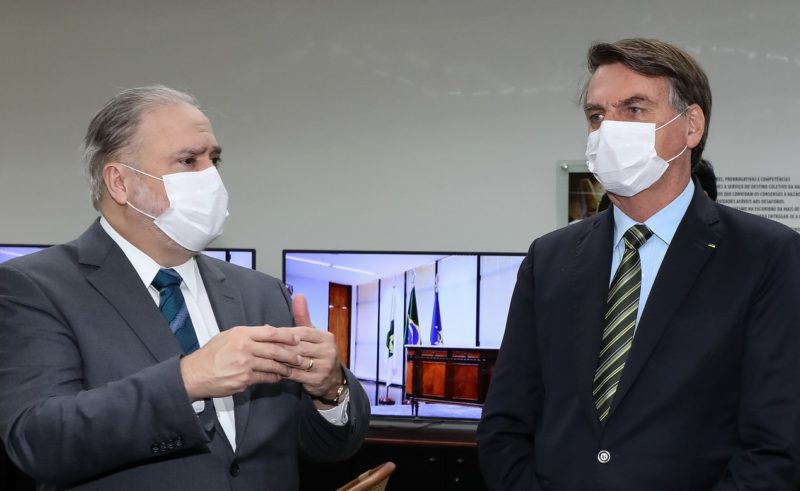 Bolsonaro e PGR têm 48 horas para mostrar proteção a indígenas