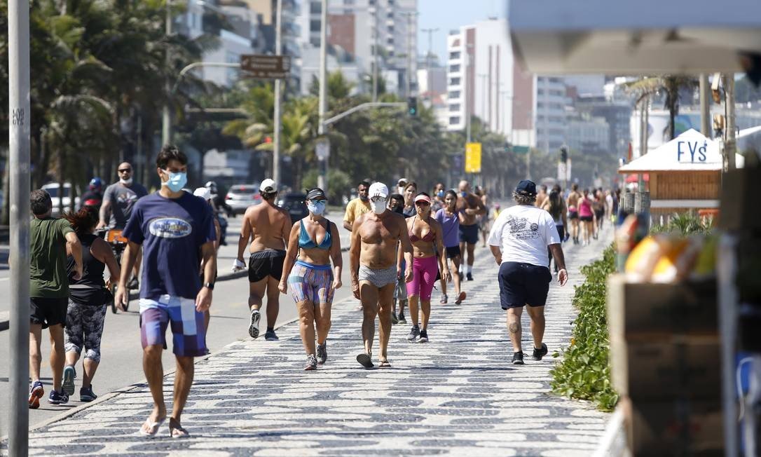 Coronavírus no Brasil atinge a população mais jovem, diz pesquisa
