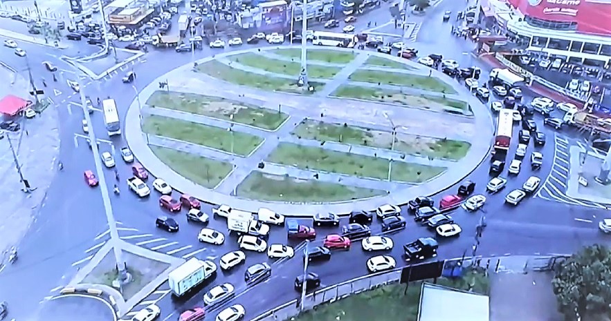 Sem lockdown, explodem aglomerações na zona preferida do coronavírus