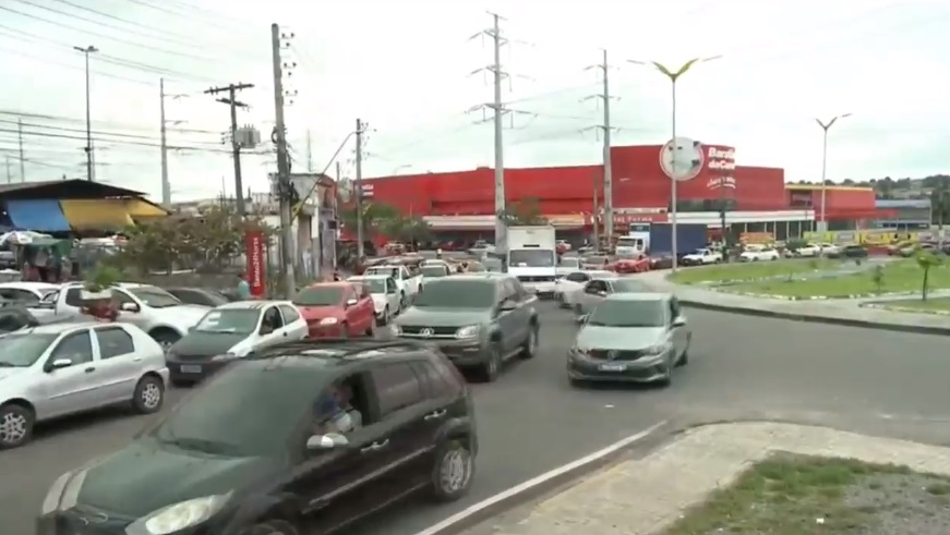 Sem lockdown, explodem aglomerações na zona preferida do coronavírus