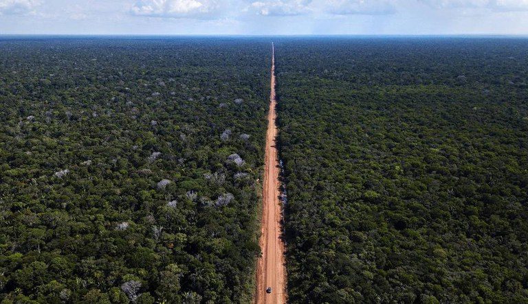 Wilson e ministro firmam acordo para proteção ambiental na BR-319