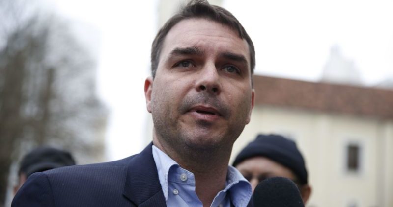 No STJ, Noronha vota no caso 'rachadinha' a favor de F. Bolsonaro