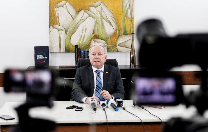 Chalub nomeia Simões para diretor da Escola de Magistratura