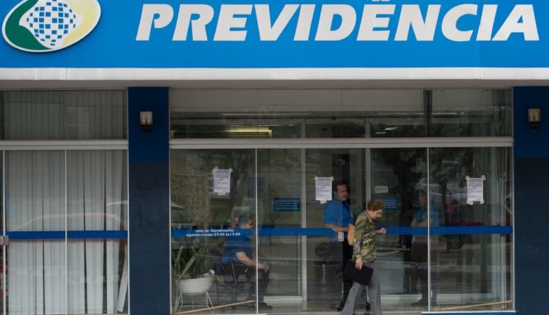 INSS tem até 90 dias para zerar fila dos pedidos de benefícios
