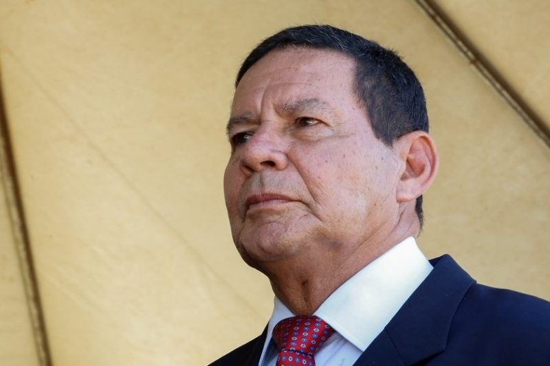 Mourão diz que opositor no Inpe divulga dados negativos das queimadas