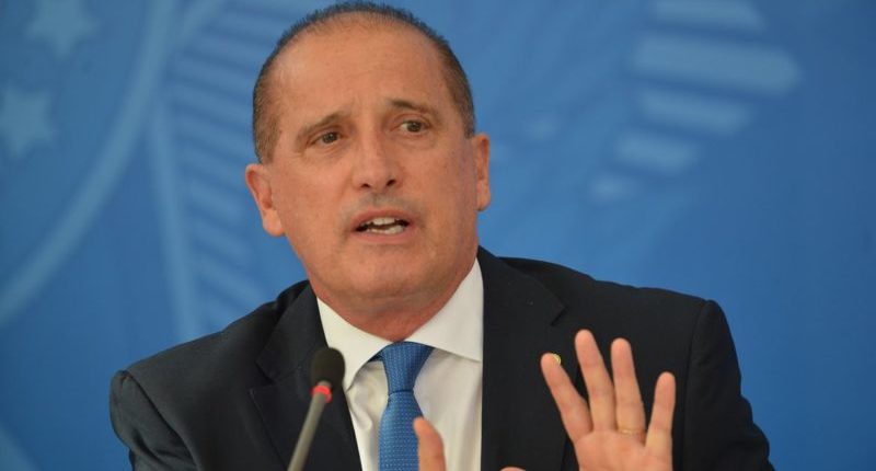 Ministro de Bolsonaro faz acordo com PGR para abafar caixa 2