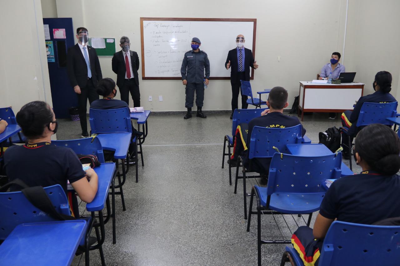 Defensoria Pública fiscaliza retorno das aulas presenciais na rede estadual