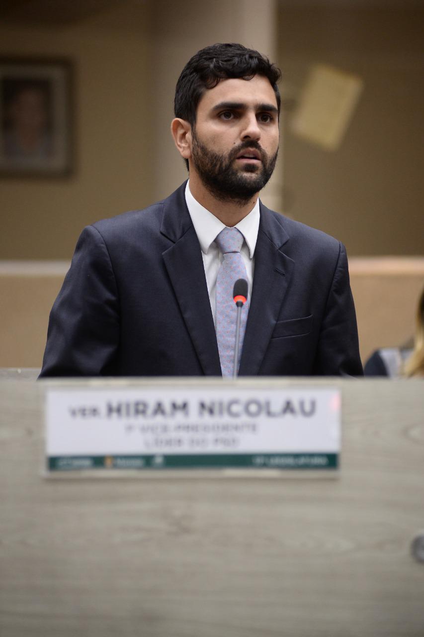 Hiram Nicolau anuncia que não seguirá como vereador em Manaus