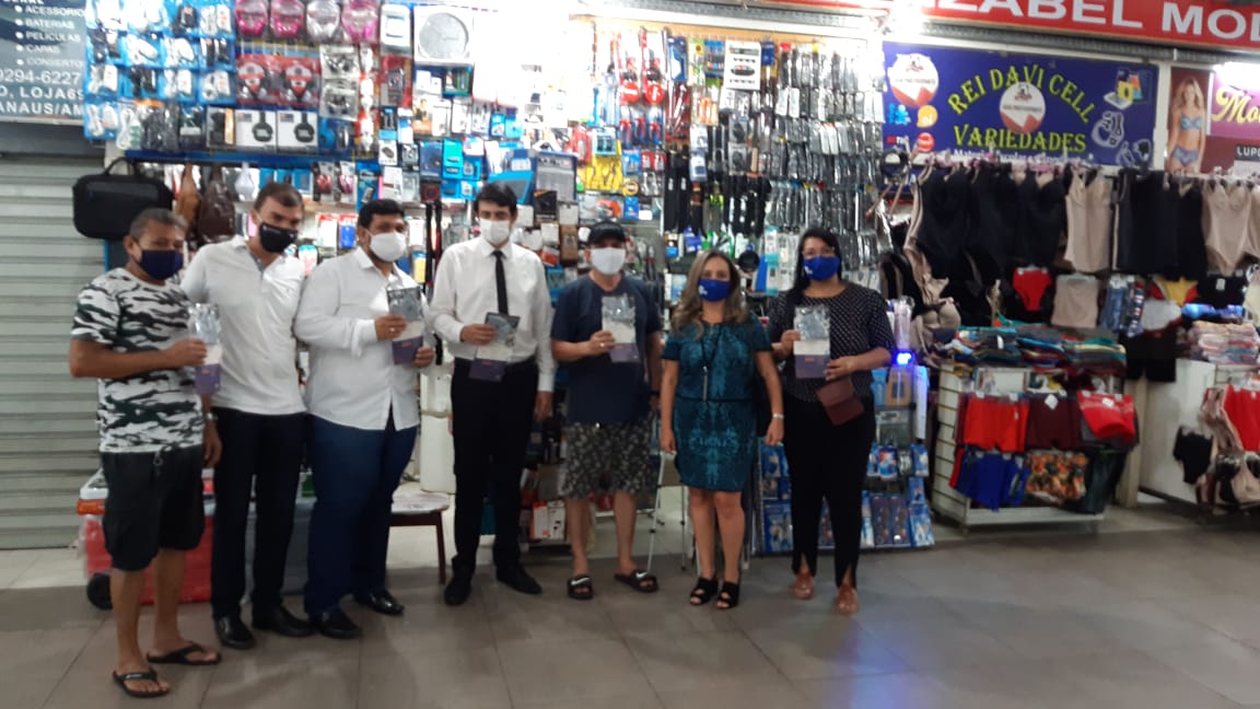 Sebrae e Basa orientam comerciantes das galerias sobre linhas de crédito