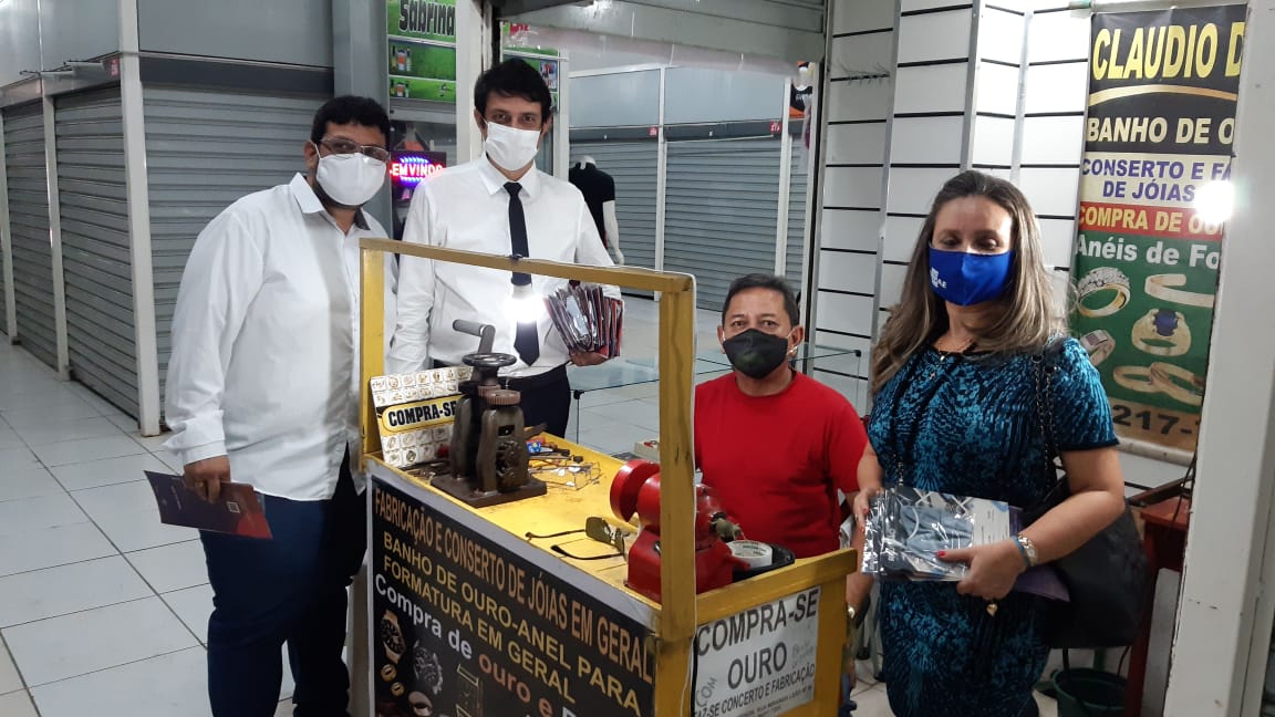 Sebrae e Basa orientam comerciantes das galerias sobre linhas de crédito