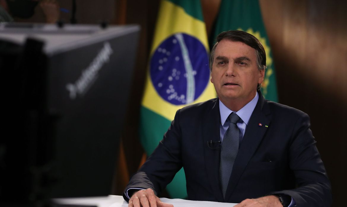 Aprovação de Bolsonaro despenca em sete capitais na campanha eleitoral