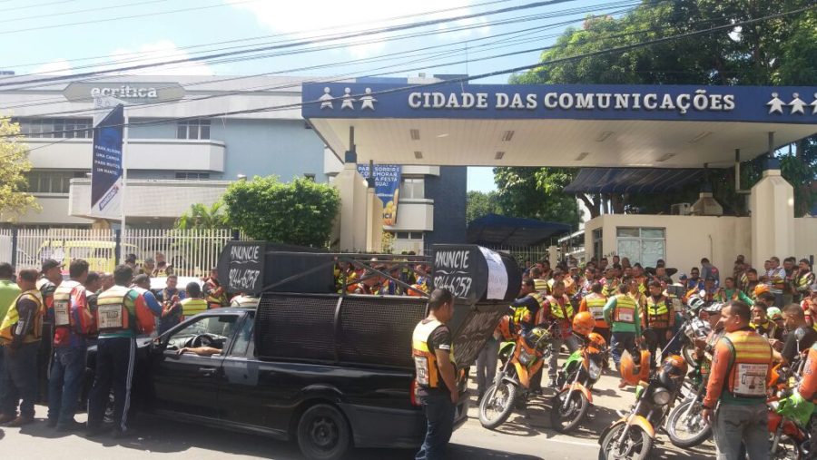 Profissionais do jornal A Crítica entram em greve a partir de segunda-feira