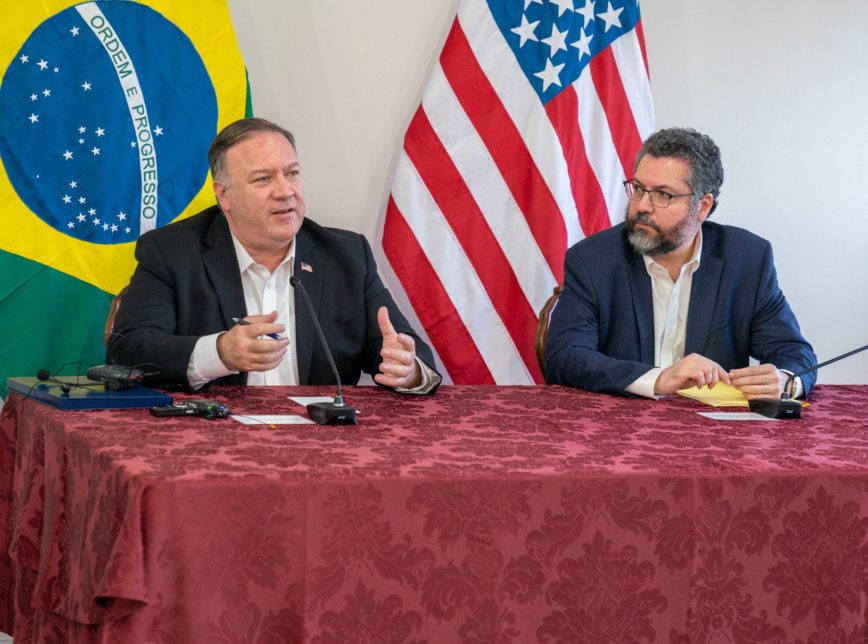 Senado aprova convite para ministro explicar visita de Mike Pompeo