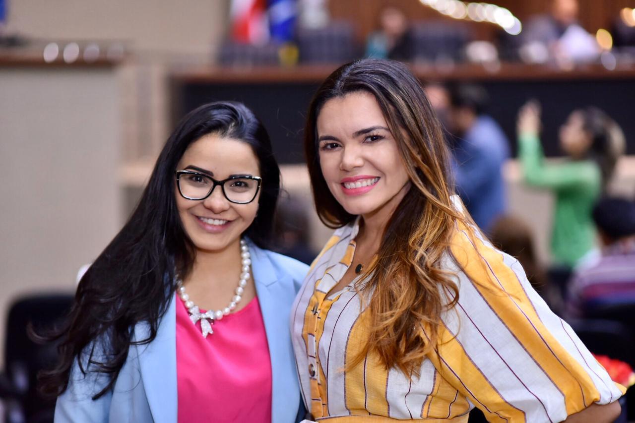 Secretaria de Saúde informa deputadas sobre instalação de maternidade