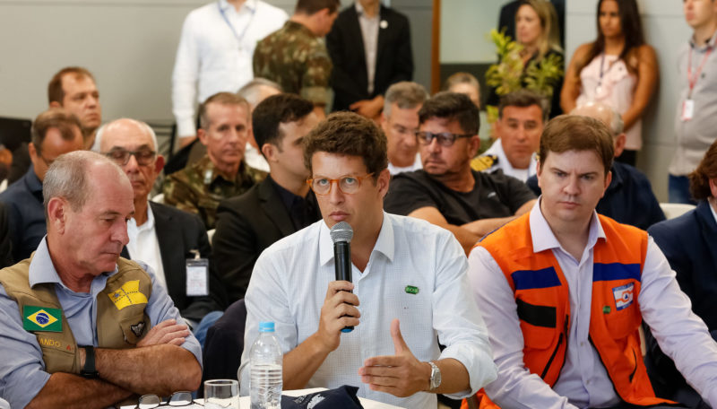 Ministro do Meio Ambiente fica fora do voo de Mourão pela Amazônia