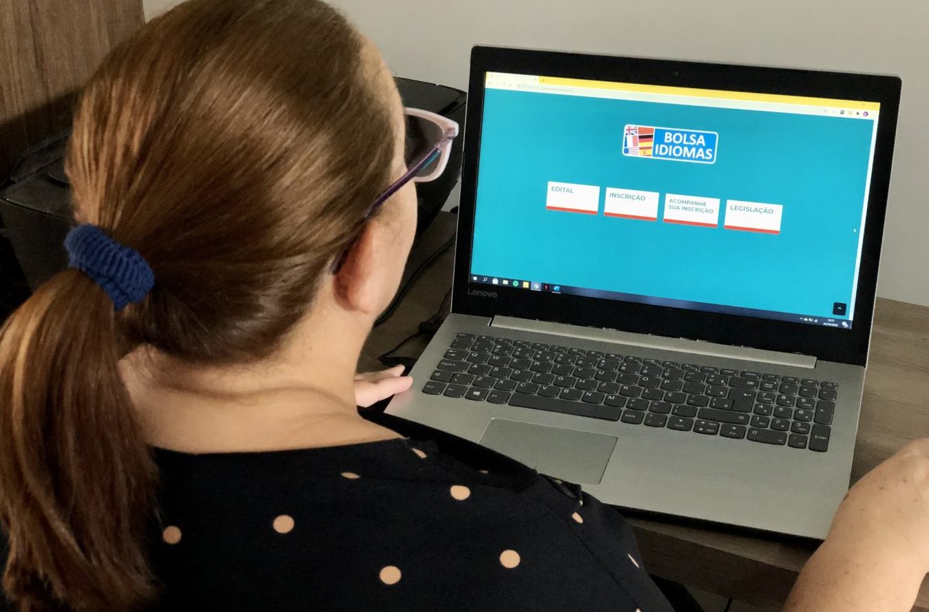 Programa de idiomas da Prefeitura de Manaus oferece 29 mil bolsas