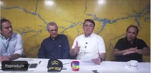 Bolsonaro coronel em Manaus