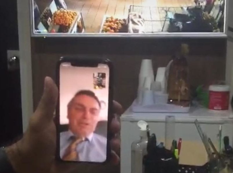 Bolsonaro e Menezes na Feira da Banana
