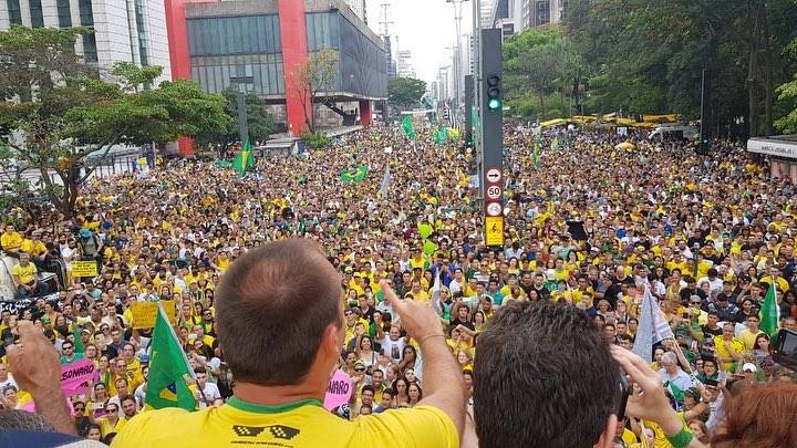 cnt, brasileiros, direita, esquerda