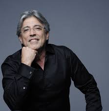 Cantor leva susto ao ver Fernandão usar música ilegalmente na campanha