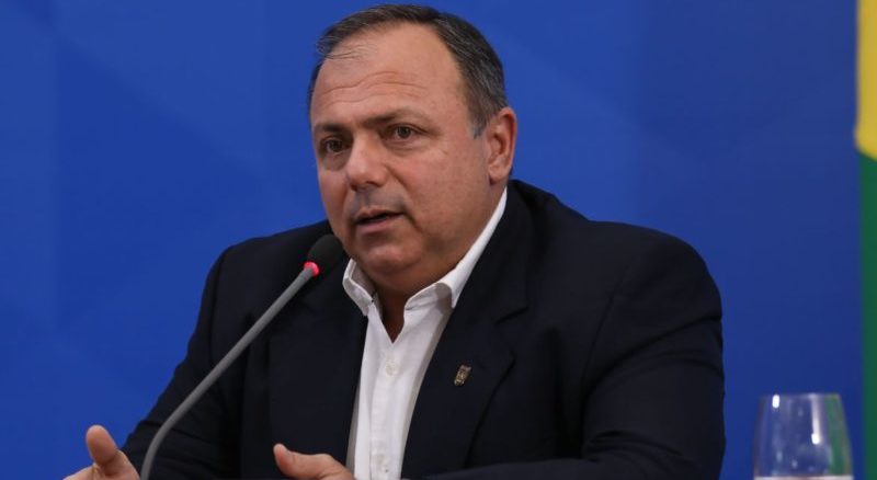 ministro, pazuello, internado, exames