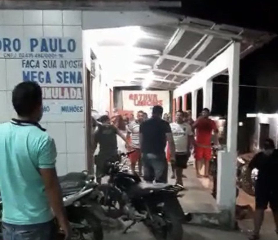 Tiros e muita confusão por causa da apreensão de um paredão de som