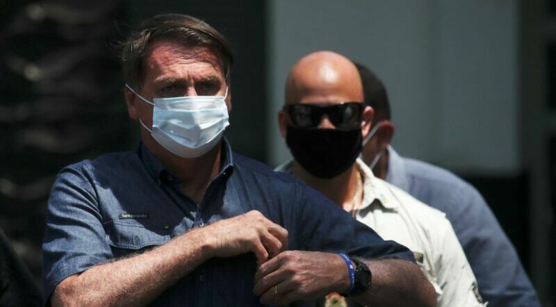 bolsonaro, vota, vila, militar