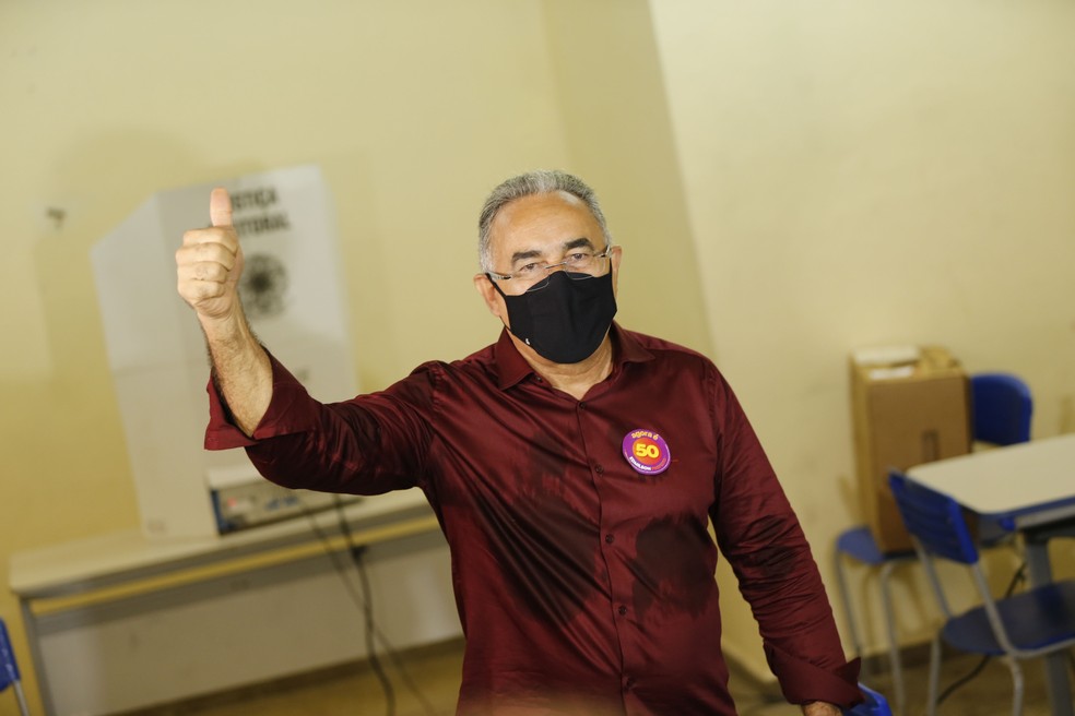 Edmilson é eleito prefeito de Belém com 51,76% dos votos válidos