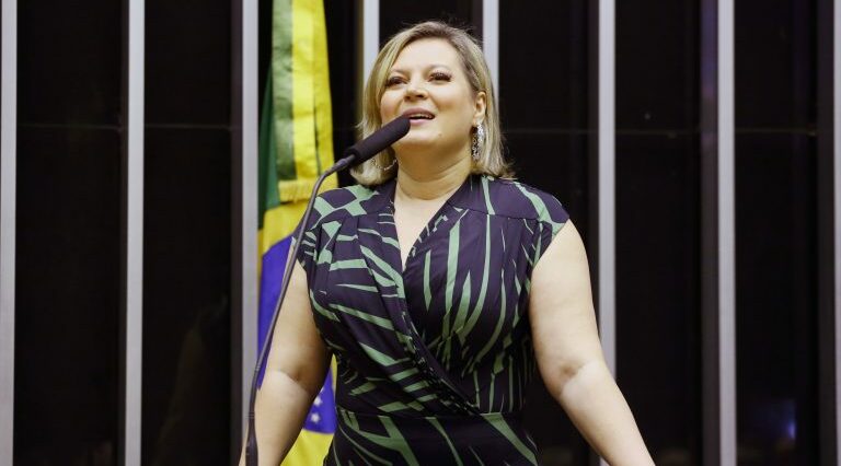 joice, condenada, ex-senadora, ofensas
