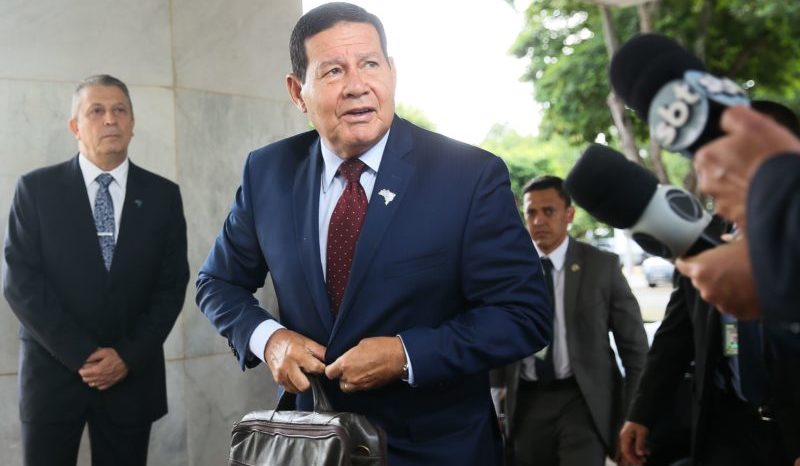 politicos, ongs, controle, governo
