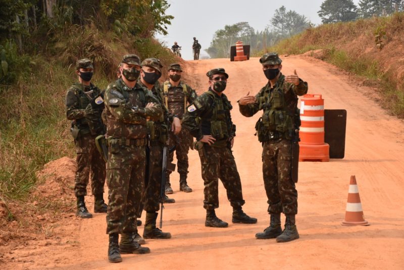 Bolsonaro prorroga permanência de militares na Amazônia até 2021