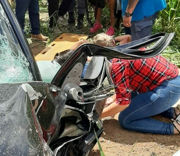 Filho de desembargadora fica ferido em colisão de picapes na AM-070