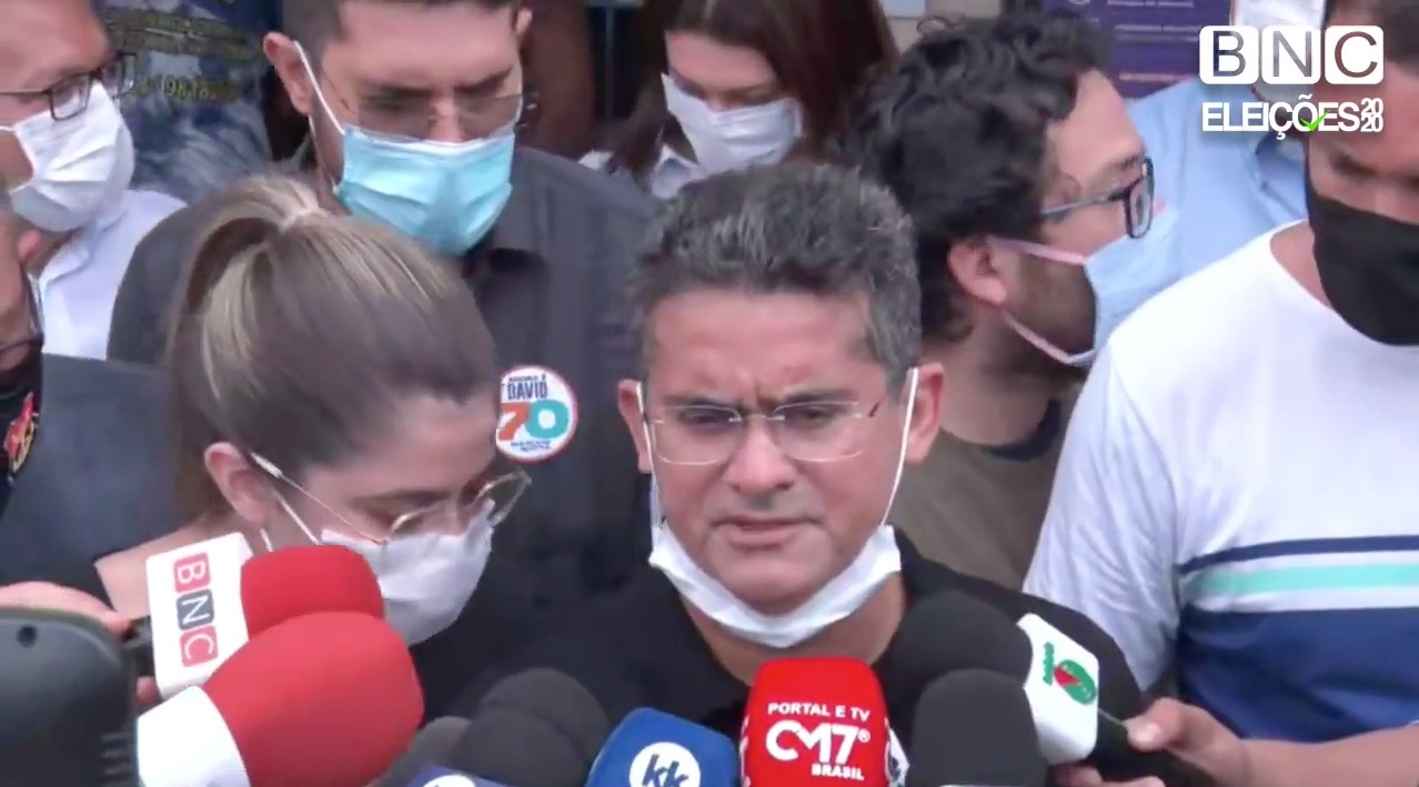 Prefeito eleito David Almeida divulga da equipe de transição