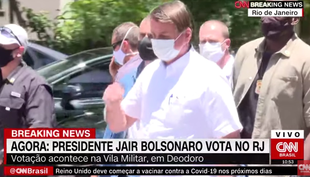 Bolsonaro defende novamente a votação impressa após votar no Rio