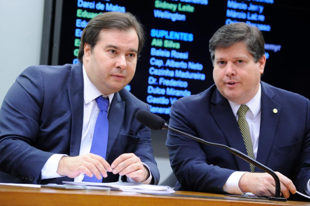 Baleia se lança oficialmente ao comando da Câmara dos Deputados