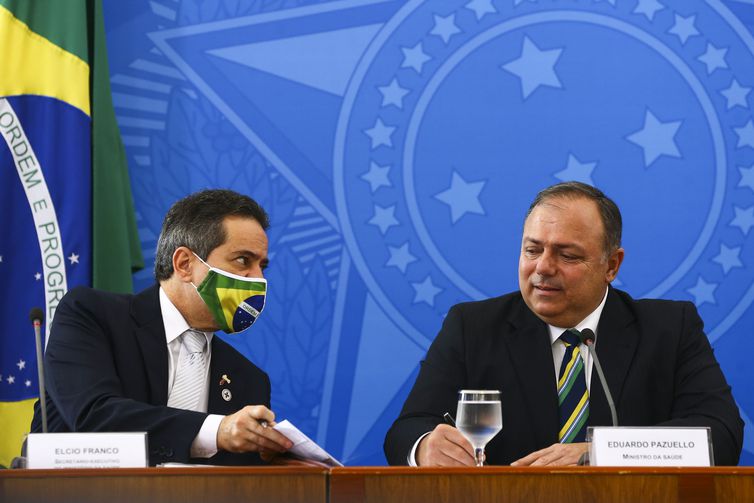 Pazuello diz que vacinação pode começar em fevereiro