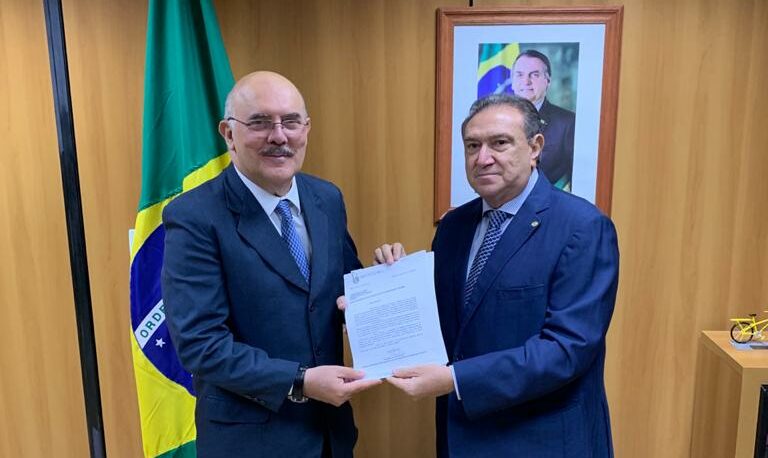 Ministro da Educação promete analisar perdas do Fundeb nos municípios do AM