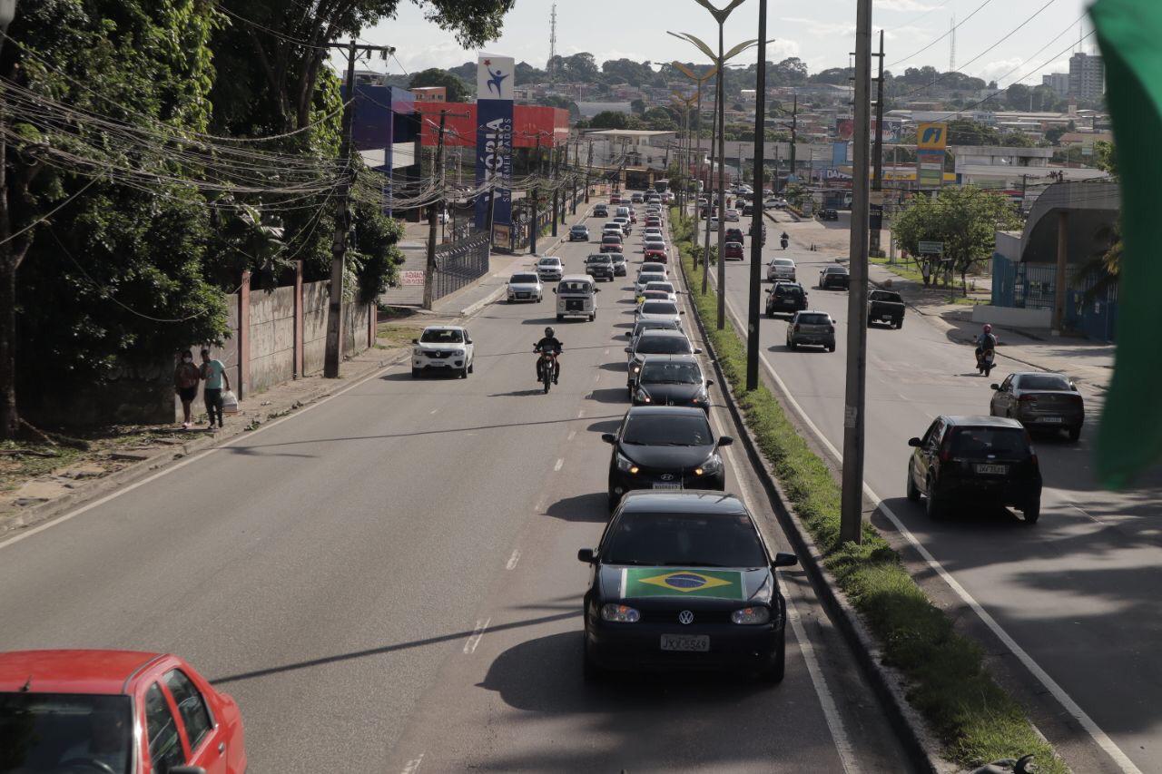 Manaus participa de carreata pelo impeachment de Bolsonaro