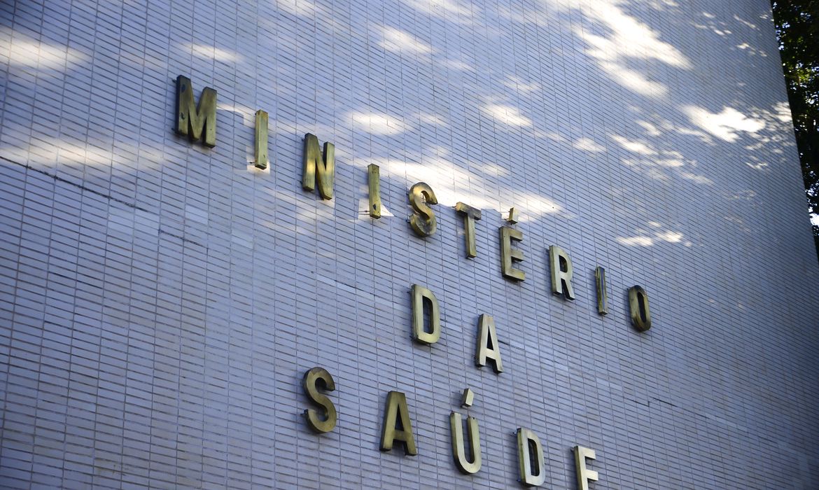 Ministério da Saúde volta atrás em alterações no sistema sobre mortes por covid