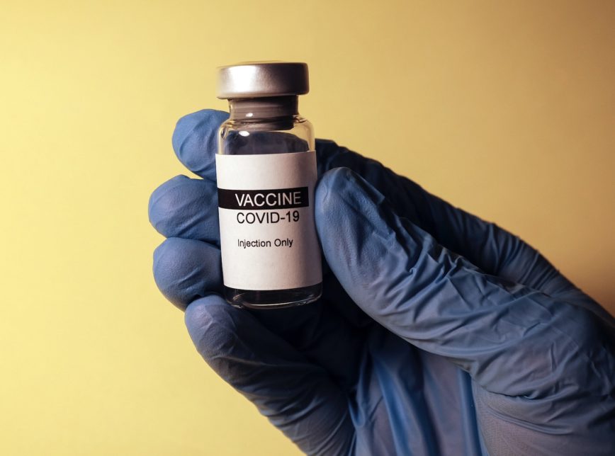 Fiocruz pede à Anvisa autorização emergencial para vacina de Oxford